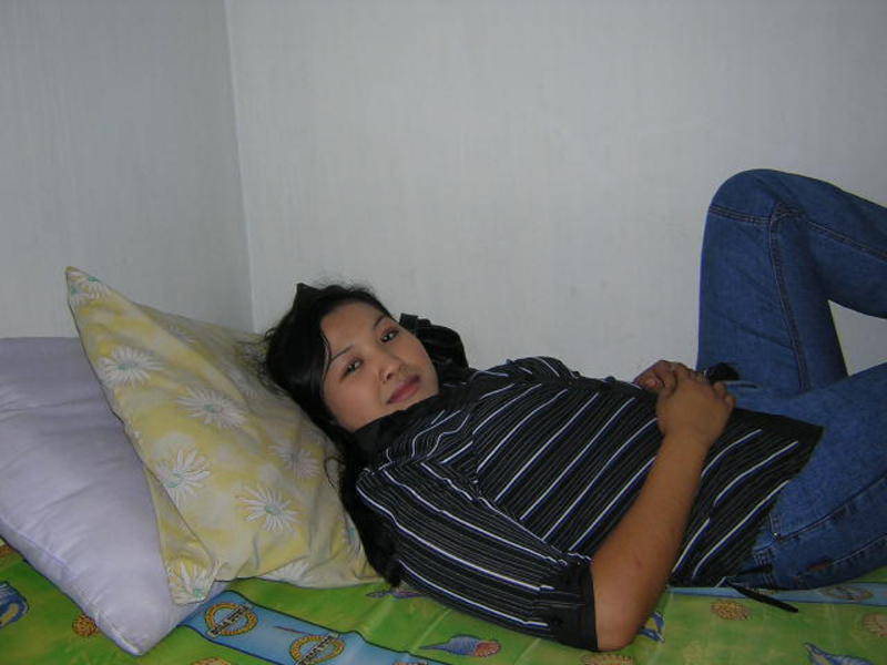 Ngintip ibu kost sedang horny melakukan foto selfie sambil lepas baju dan telanjang